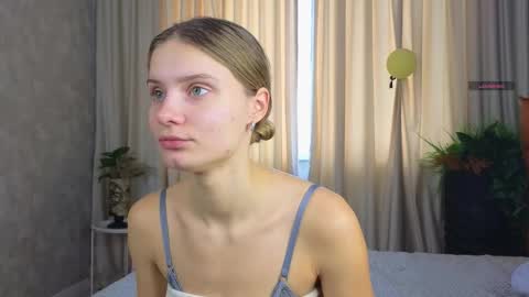 Lilia online show from 10-26-25, 07:14