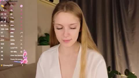 Lilia online show from 11-27-25, 06:15