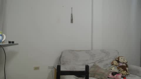  paola and a guest lol    online show from 10-09-25, 02:48