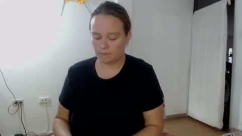  paola and a guest lol    online show from 11-08-25, 11:54