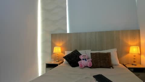 Snapshot of laia_cruz chatting on 10-30-25, 07:14 Laia Cruz online show from 10-30-25, 07:14