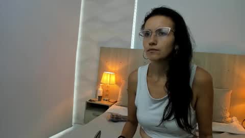 Snapshot of laia_cruz chatting on 11-09-25, 07:01 Laia Cruz online show from 11-09-25, 07:01