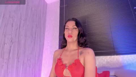 Snapshot of laiilybell chatting on 11-30-25, 12:53 laiily bell online show from 11-30-25, 12:53