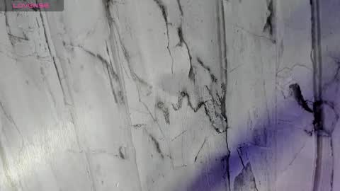 Snapshot of laiilybell chatting on 12-14-25, 01:05 laiily bell online show from 12-14-25, 01:05