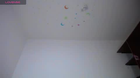 Leila Laly online show from 12-20-24, 09:50