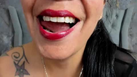 Lailacastillo online show from 11-06-25, 11:44