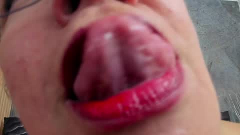 Lailacastillo online show from 04-23-26, 12:29