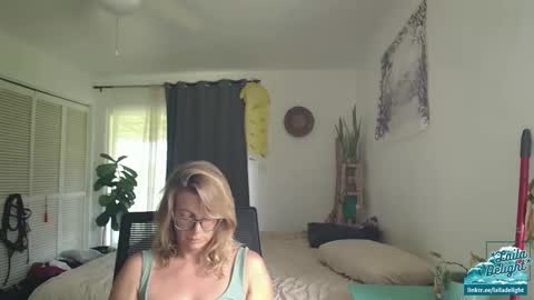 Snapshot of lailagetsnaked chatting on 10-14-25, 10:54 Laila Delight Goddess of Light online show from 10-14-25, 10:54
