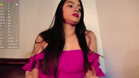 Snapshot of lailamayers chatting on 05-22-26, 11:54 Laila online show from 05-22-26, 11:54