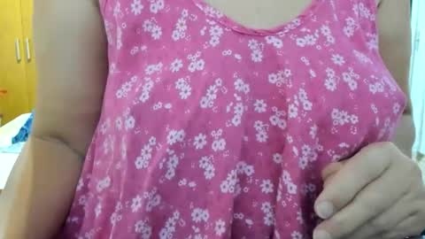 Snapshot of lailasensu chatting on 11-26-25, 12:50 LAILA online show from 11-26-25, 12:50