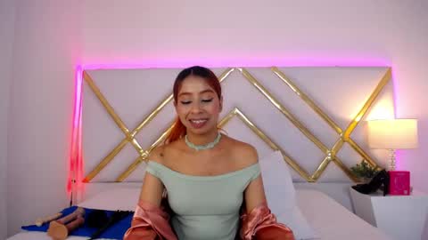 Laila Stilwills online show from 04-25-26, 01:41