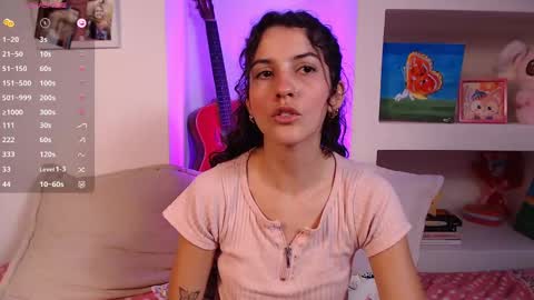 Snapshot of lailypink chatting on 09-22-25, 01:29 samanta online show from 09-22-25, 01:29