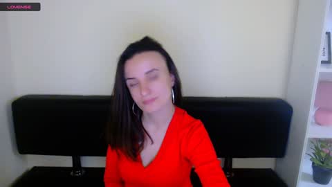 Snapshot of laimapinch_ chatting on 12-12-24, 06:53 Laima online show from 12-12-24, 06:53