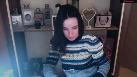 Snapshot of laimapinch_ chatting on 12-15-24, 01:32 Laima online show from 12-15-24, 01:32