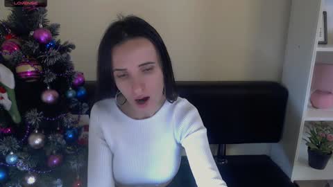 Snapshot of laimapinch_ chatting on 12-22-24, 01:22 Laima online show from 12-22-24, 01:22