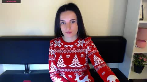 Snapshot of laimapinch_ chatting on 12-24-24, 08:44 Laima online show from 12-24-24, 08:44