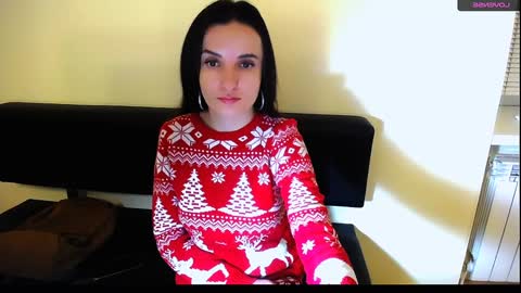 Snapshot of laimapinch_ chatting on 12-25-24, 10:50 Laima online show from 12-25-24, 10:50