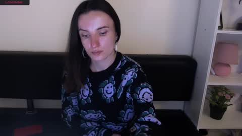 Snapshot of laimapinch_ chatting on 01-10-25, 12:58 Laima online show from 01-10-25, 12:58