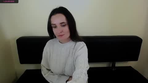 Snapshot of laimapinch_ chatting on 09-25-25, 12:42 Laima online show from 09-25-25, 12:42