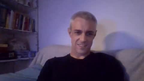 Snapshot of lain1986dd chatting on 12-18-25, 02:28 Lain online show from 12-18-25, 02:28