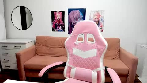 Kira online show from 04-21-26, 11:18