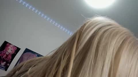 Snapshot of lain__ chatting on 05-15-26, 11:45 Kira online show from 05-15-26, 11:45