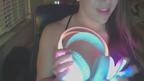 Snapshot of laineylifts chatting on 03-22-26, 04:49 Lainey online show from 03-22-26, 04:49