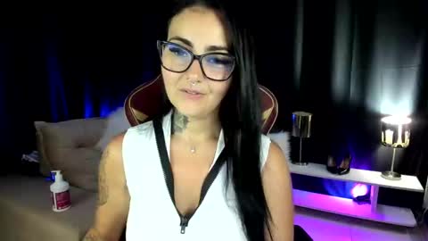 Snapshot of laisfantasy chatting on 02-18-25, 11:08 LaisFantasy online show from 02-18-25, 11:08