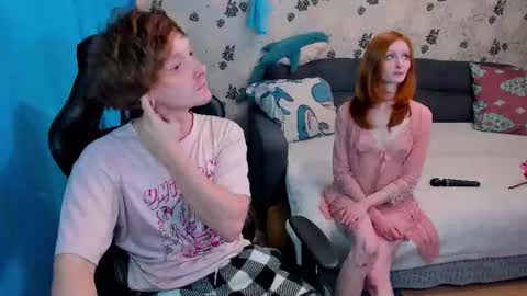 Snapshot of laksmrrr chatting on 09-29-25, 10:20 Lu  Alex online show from 09-29-25, 10:20