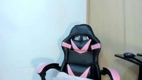 Snapshot of lala_buny chatting on 09-21-25, 10:44 Lala online show from 09-21-25, 10:44