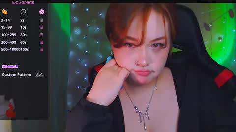Snapshot of lala_loulou chatting on 05-30-26, 01:30 Nicky online show from 05-30-26, 01:30