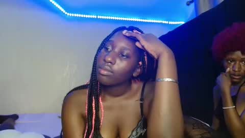Lalisa online show from 04-18-26, 04:38