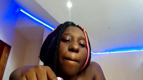 Snapshot of lalisa_manobal chatting on 06-07-26, 08:07 Lalisa online show from 06-07-26, 08:07