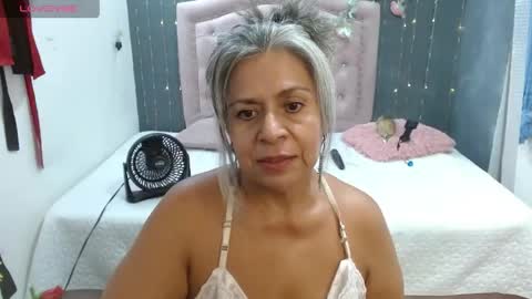 Snapshot of lalisha_96 chatting on 06-06-26, 01:00 lalisha online show from 06-06-26, 01:00