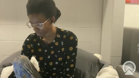 lalunevelvet online show from 02-10-25, 09:25