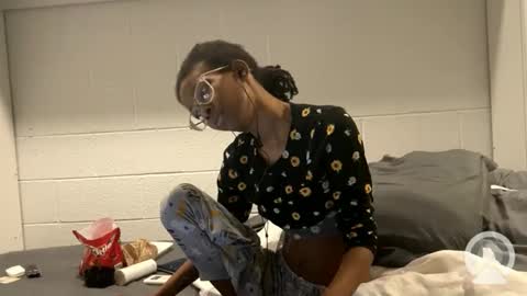 lalunevelvet online show from 02-17-25, 04:53