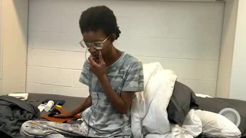 lalunevelvet online show from 03-08-25, 12:00