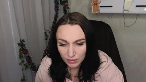 Lalya online show from 12-22-25, 10:56