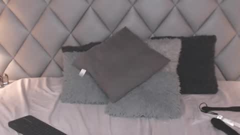 Snapshot of lalycastro chatting on 12-29-24, 11:29 Laly Castro online show from 12-29-24, 11:29