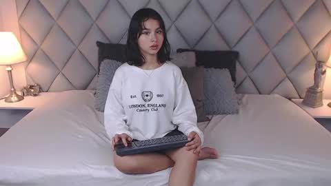 Snapshot of lalycastro chatting on 01-21-25, 07:28 Laly Castro online show from 01-21-25, 07:28