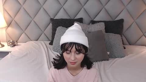 Snapshot of lalycastro chatting on 02-05-25, 08:04 Laly Castro online show from 02-05-25, 08:04