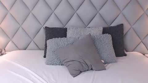 Snapshot of lalycastro chatting on 02-06-25, 08:13 Laly Castro online show from 02-06-25, 08:13