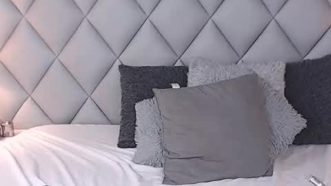 Snapshot of lalycastro chatting on 02-06-25, 11:15 Laly Castro online show from 02-06-25, 11:15