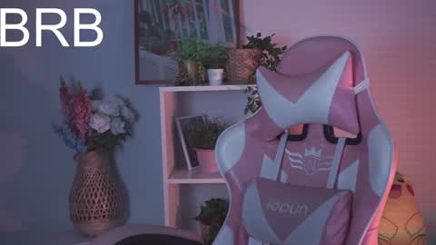 just call me Lana  and her security online show from 12-22-24, 02:49