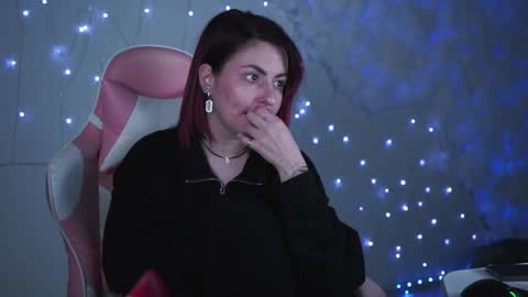 just call me Lana  and her security online show from 02-09-25, 05:11