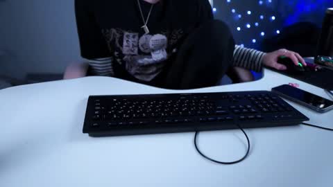 just call me Lana  and her security online show from 03-12-25, 02:12