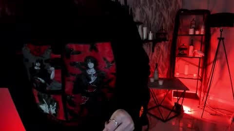 just call me Lana  and her security online show from 11-07-25, 05:51