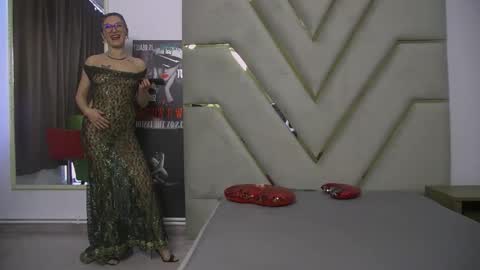Snapshot of lana_banner chatting on 09-09-25, 08:03 LanaBanner online show from 09-09-25, 08:03