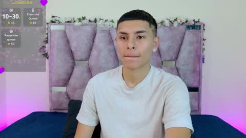 Snapshot of lana_bennett69 chatting on 11-11-25, 09:20 Lana online show from 11-11-25, 09:20