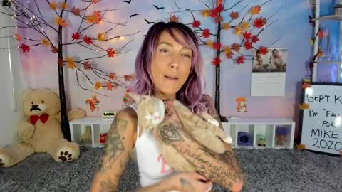 Snapshot of lana_del_bae chatting on 09-10-25, 02:11 Lana Del Bae online show from 09-10-25, 02:11